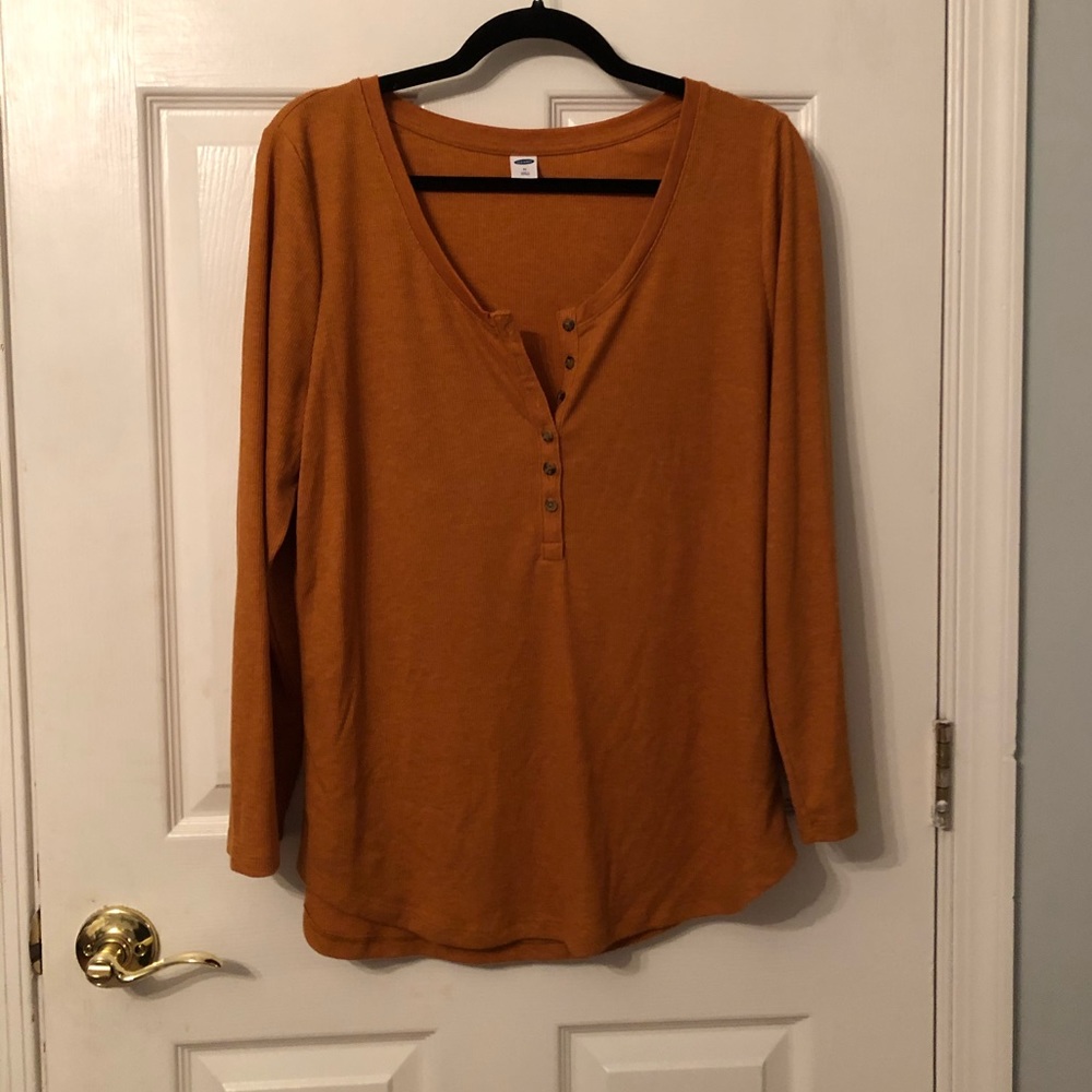Old navy top.